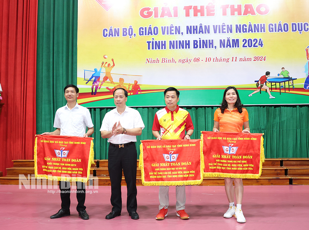 Bế mạc Giải thể thao cán bộ, giáo viên, nhân viên ngành Giáo dục tỉnh Ninh Bình năm 2024