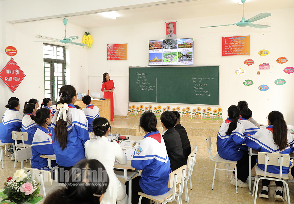 Tổ chức Chuyên đề cấp tỉnh ứng dụng công nghệ số trong tiết dạy môn Lịch sử và Địa lý lớp 7