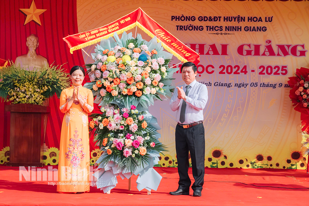 Tưng bừng khai giảng năm học mới 20242025